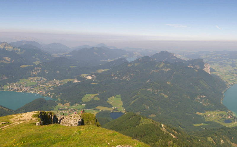 Panoramablick vom Schafberg über die Region Sankt Gilgen, Fuschlsee, Mondsee, Attersee
Zur Verfügung gestellt von Panomax und Schafbergbahn-Wolfgangseeschifffahrt. 